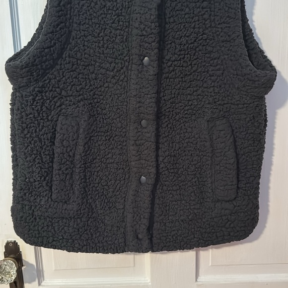 Aerie Cloud Sherpa Vest Flannel Button up with Pockets Size Medium Gray - Picture 4 of 12